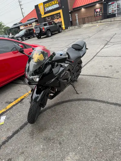 Selling my Kawasaki ninja 250 Wanna upgrade to us 600 or 1000 cc Bike got nothing wrong with it. Onl...