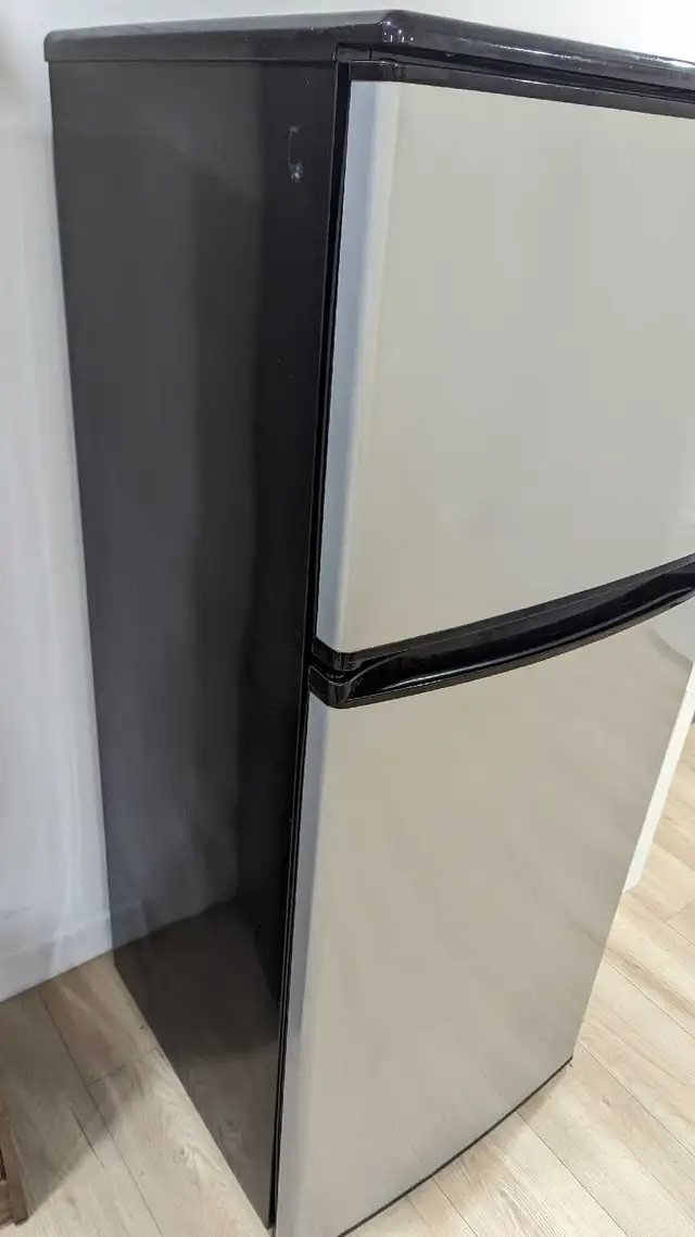 frigo congélateur , fridge freezer DANBY in Refrigerators in City of Montréal - Image 3