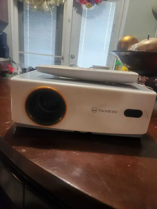 Vankyo Projector in General Electronics in Edmonton - Image 3