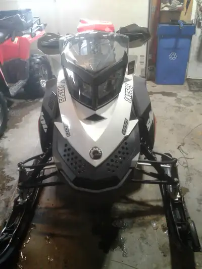 2020 renegade sport 600 carb $7000.00 seats 1 single & 2up