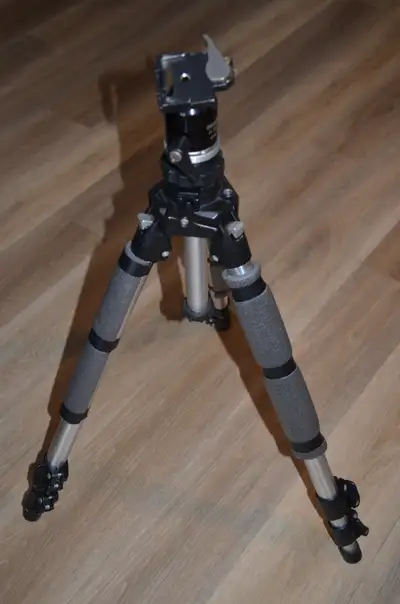 Trépied Manfrotto #055C, View more