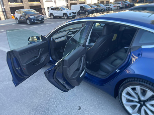 2020 Tesla Model 3 Blue with 19 inch Sports Wheels in Cars & Trucks in Oakville / Halton Region - Image 4