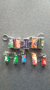 Porte-clef en forme de bouteille et canette Pepsi-Coke