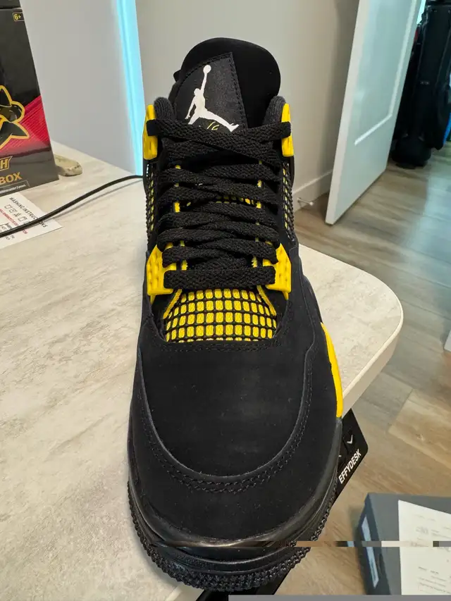 Air Jordan 4 Retro - Thunder (2023) in Men's Shoes in Calgary - Image 3