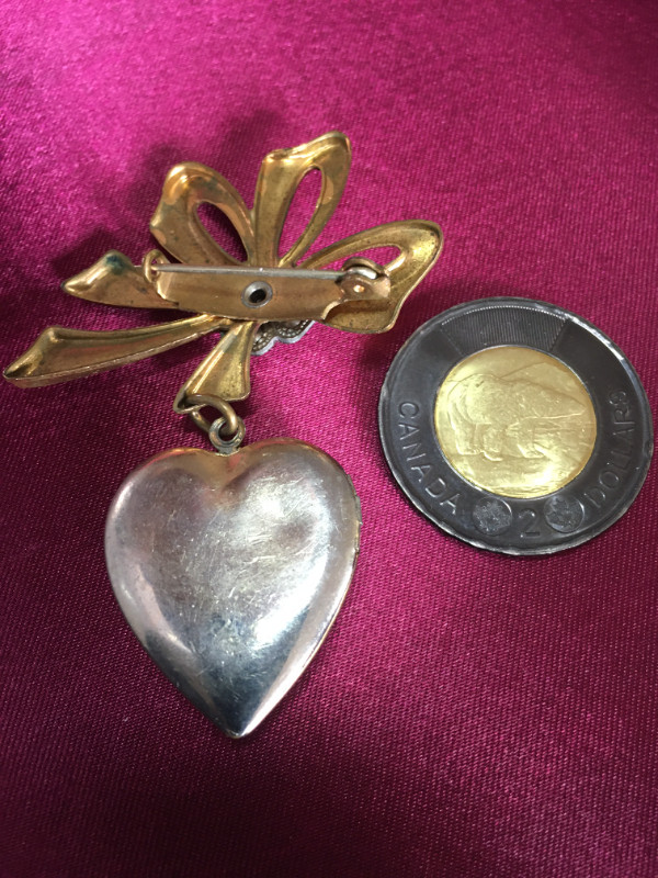 Vintage Brooch/Pin with Heart Shaped Locket in Jewellery & Watches in Medicine Hat - Image 4