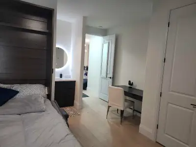 This special place is close to everything, making it easy to plan your day. In Windsor Premier Sough...