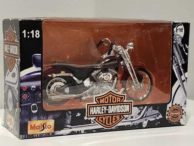 Harley-Davidson Springer Softail 1:18 diecast Motorcycles model  in Toys & Games in Edmonton - Image 7