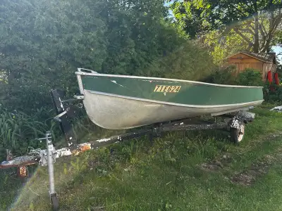 16 ft Crestliner hull with FOUR bench seats and trailer. Replaced old plywood bench seats with compo...