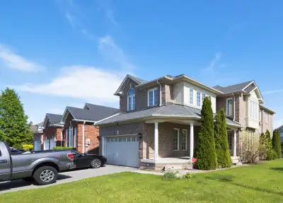House/Room For Rent - Whitby