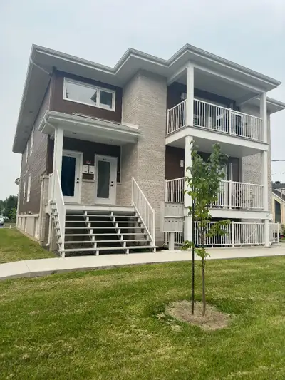 Appartement à louer 4 1/2 style condo au rez-de-chaussée - Droit aux animaux - 2 stationnements exté...