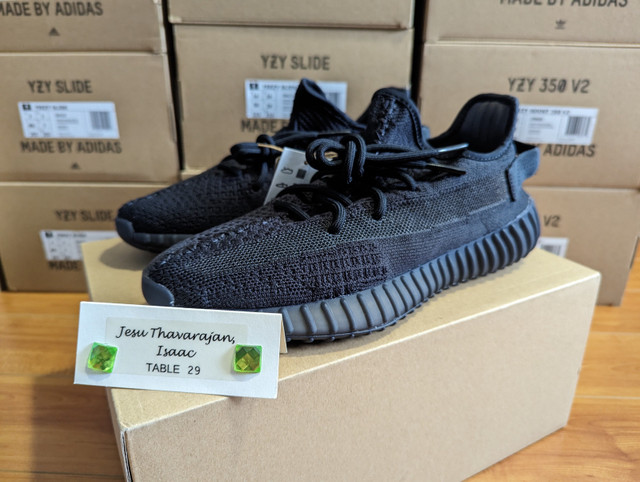 Yeezy 350s, Slides, Foam Rnnrs in Men's Shoes in Markham / York Region - Image 2