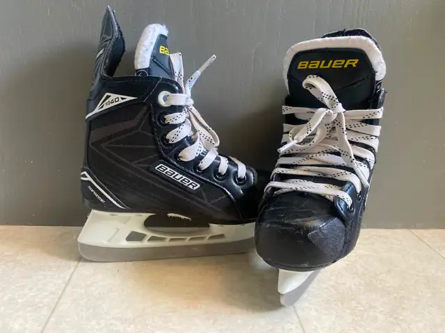 Kids Hockey Skates in Hockey in Oshawa / Durham Region - Image 4