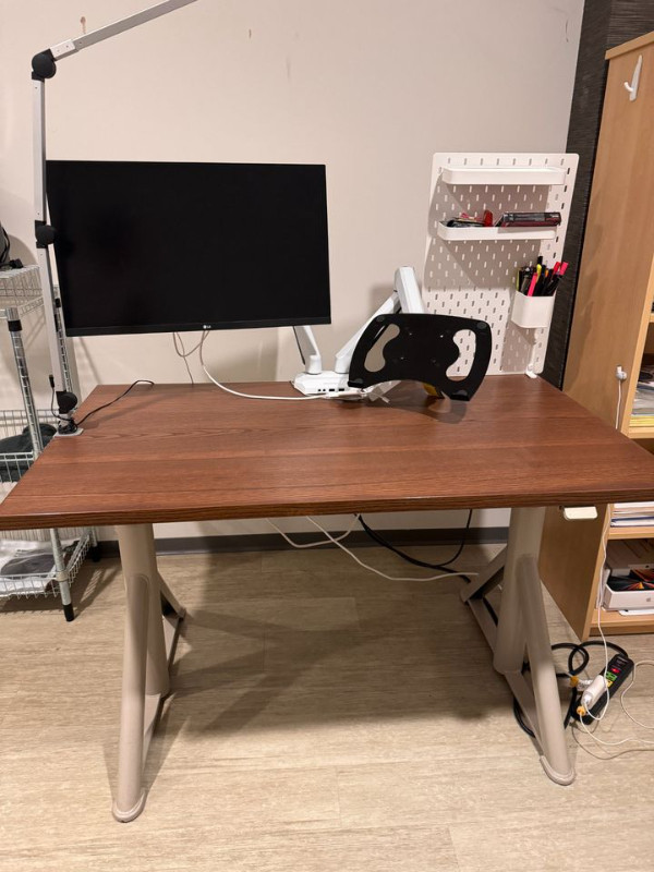 Ikea IDÅSEN Desk sit/stand in Desks in Burnaby/New Westminster