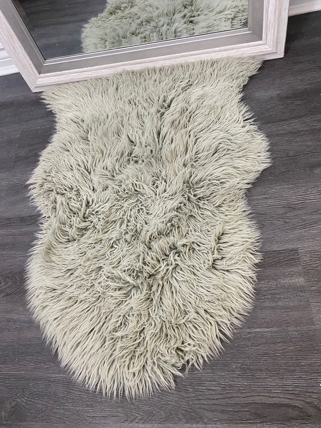 Fluffy carpet  in Rugs, Carpets & Runners in London - Image 2