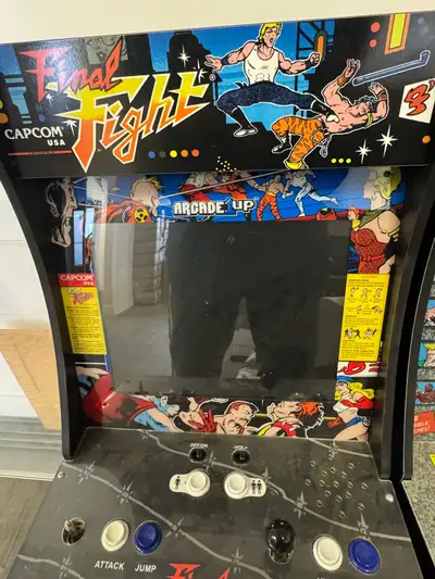 Step into the ring with this Arcade1Up Final Fight arcade cabinet, featuring classic side-scrolling...