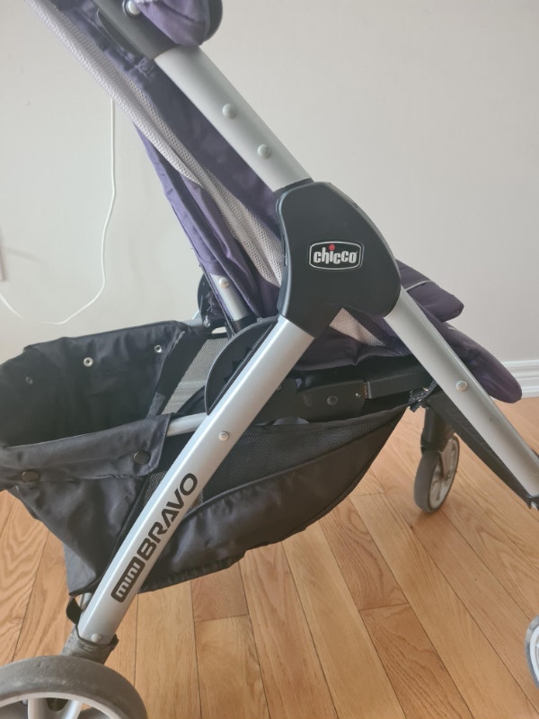 Chicco Lightweight foldable stroller Strollers, Carriers & Car Seats Mississauga / Peel