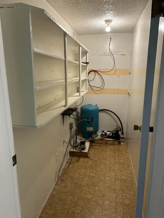 3 Bedroom, 1.5 Bath Double Wide Mobile Home **For Removal Only** in Houses for Sale in Regina - Image 18