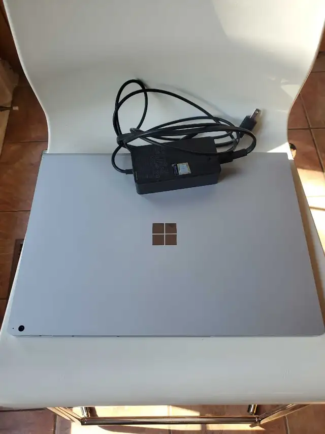 Microsoft Surface Book 2 - 15" with NVIDIA GTX 1060 GPU in Laptops in Oakville / Halton Region - Image 4