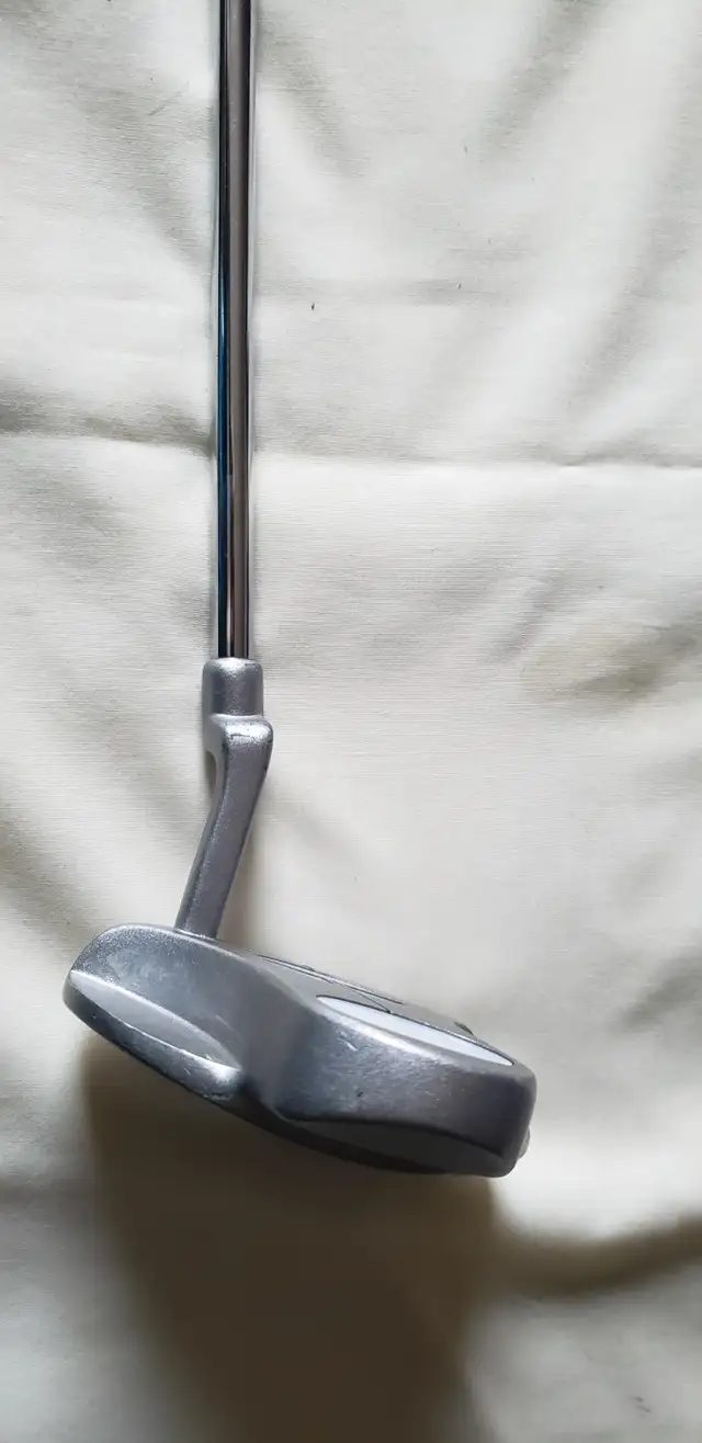 Heritage Golf Putter in Golf in Ottawa - Image 6