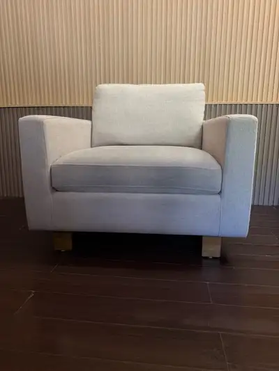 Thomasville Fabric Oversized Stationary Chair, View more