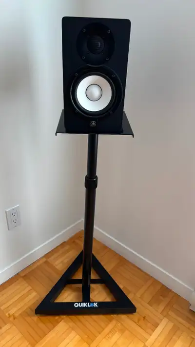 Moniteur de Studio Yamaha HS5 vient avec pied prix ferme