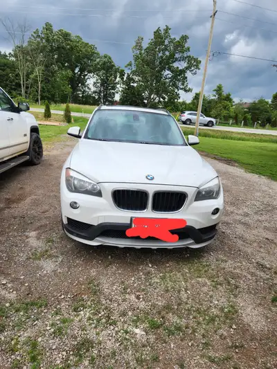 2015 bmw x1 2.8i in excellent condition bluetooth apple carplay and android auto, ice cold air every...