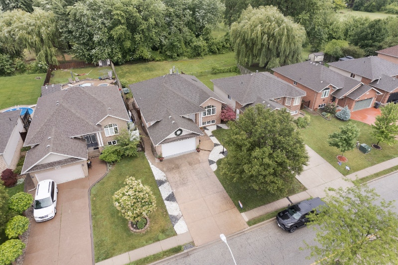 HOUSE FOR SALE 968 BANWELL, WINDSOR ON ( SWIM SPA!!) Houses for