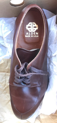 Alden  dress shoes. Size 8EE.