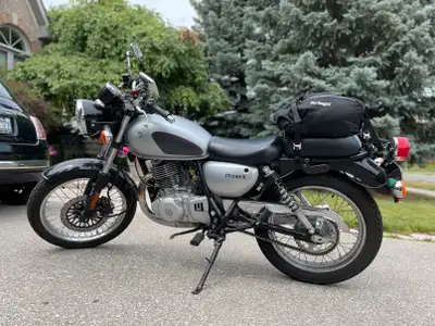 Selling my beloved 2015 Suzuki TU250X—classic styling, reliable performance, and incredibly low mile...