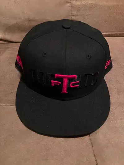 Selling a brand new never worn Toronto FC (TFC) hat from New Era. It is a snapback. Looking for $25...