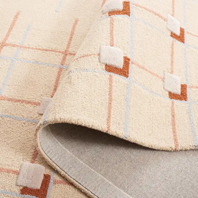 Safavieh Wool Rust Beige 5x8 Area Rug in Rugs, Carpets & Runners in Markham / York Region - Image 4