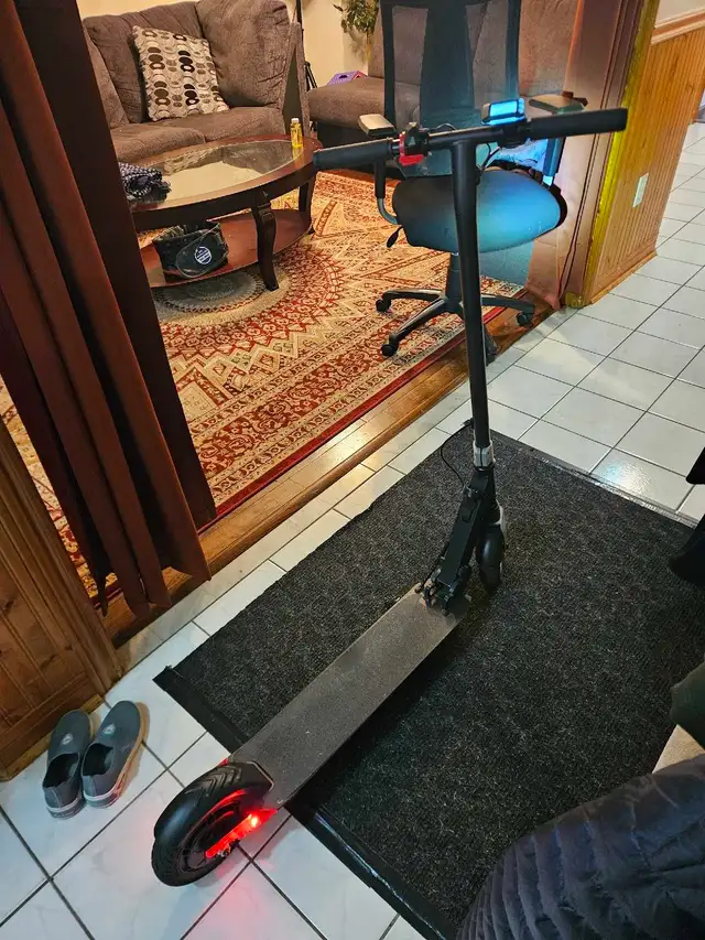 "42V" Mini Electric Scooter (BACK TO SCHOOL DEAL) in eBike in Mississauga / Peel Region - Image 3