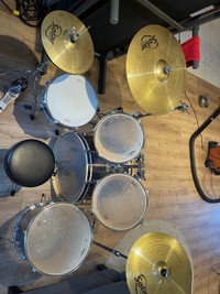 Mapex drum kit complete with double kick and Yamaha symbol
