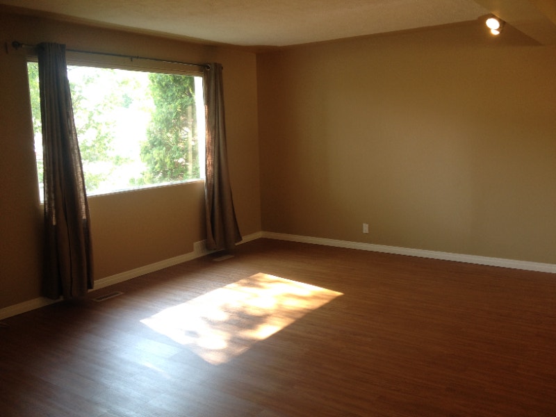 Henderson Main Floor Suite Utilities Included Available Oct. 1 Long