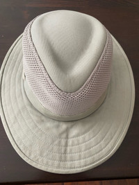 Tilley airflow hat - like new