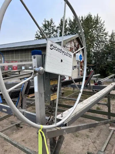Shoremaster Cantilever boat lift 2500 lbs New carpeted bunks Works great Won’t fit new boat $2500.00...