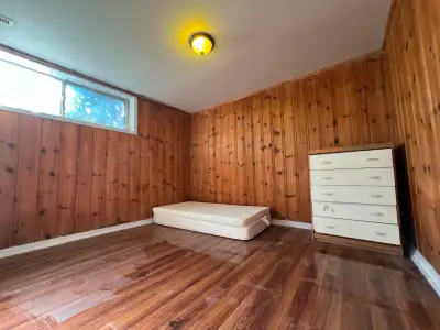 Yonge/Finch, 10 min bus or walk to Finch station, 1 bedroom Apt