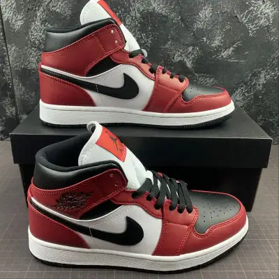 Nike Jordan AJ1 mid Chicago DS 554724, View more