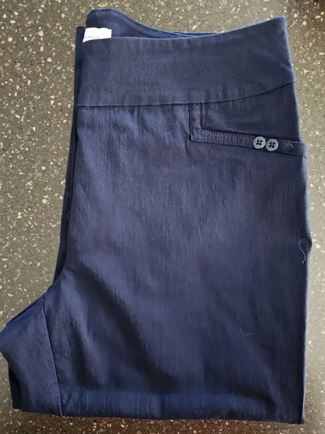 Women's Casual Bottoms (7 Items) in Women's - Bottoms in Oshawa / Durham Region - Image 5