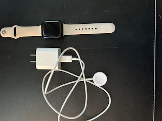 Apple Watch Series 7 in Jewellery & Watches in Calgary