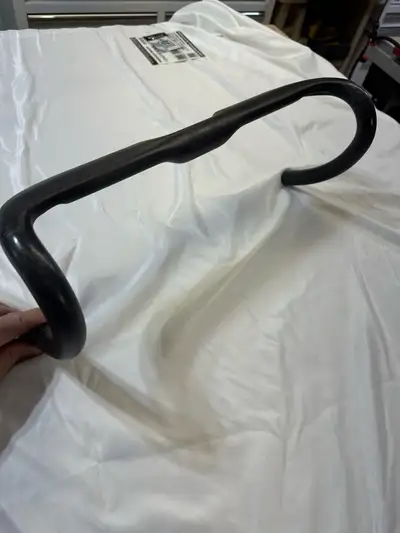 Giant SLR Aero carbon road bar 44cm - like new, View more