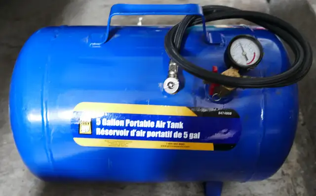 5 Gallon POWERFIST Portable Air Tank in Other in Oakville / Halton Region - Image 5
