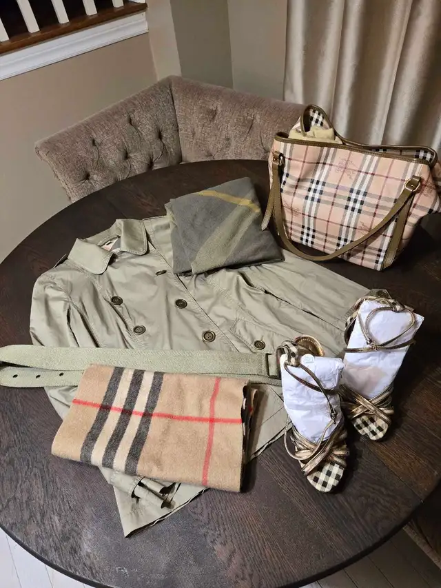 Burberry Trench Coat, Handbag, Scarf, and Heels Set in Multi-item in Mississauga / Peel Region - Image 2