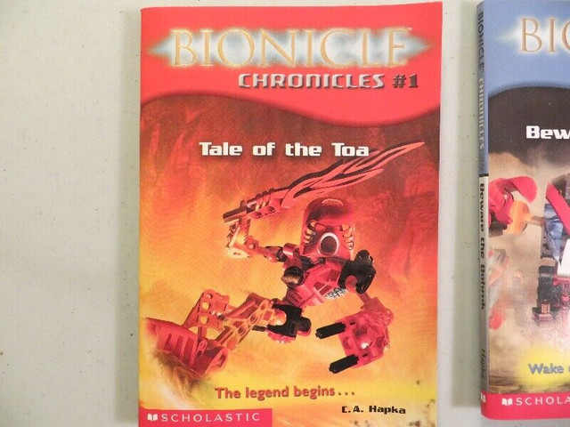BIONICLE BOOK LOT in Children & Young Adult in Belleville - Image 2