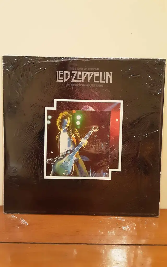 LED ZEPPELIN  - VINYL - CASSETTES - BOXSET CD'S in CDs, DVDs & Blu-ray in Oakville / Halton Region - Image 5