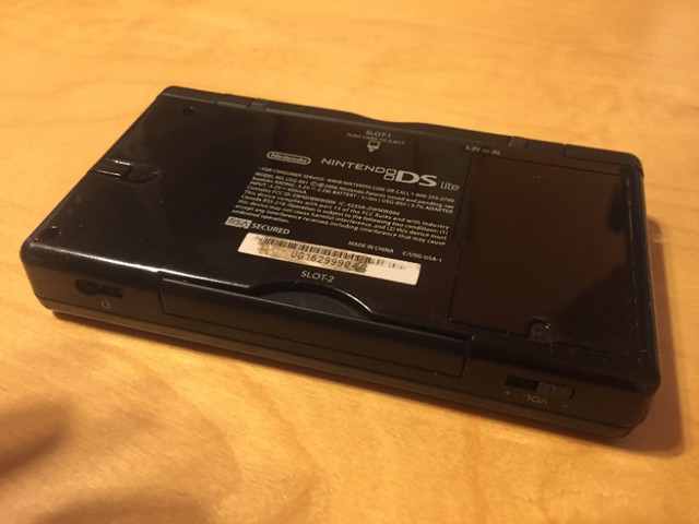 Nintendo DS lite in Nintendo DS in Ottawa - Image 3