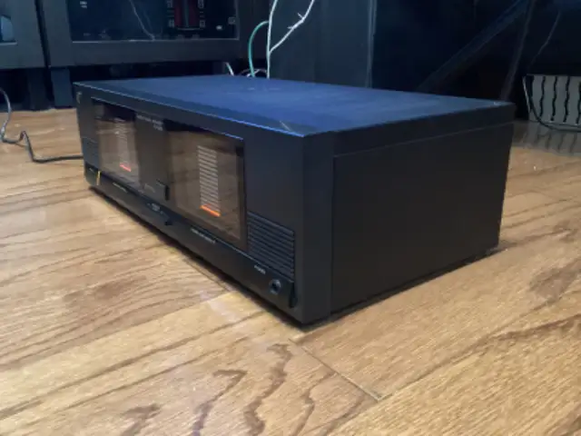 SANSUI B 1000 POWER AMPLIFIER/C 1000 STEREO PREAMPLIFIER in Stereo Systems & Home Theatre in City of Toronto - Image 6