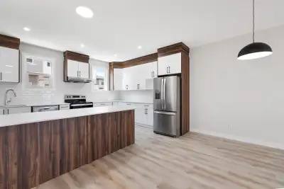 Welcome to your new home! This brand new 3-storey townhome offers over 1,850 sq ft of beautifully fi...