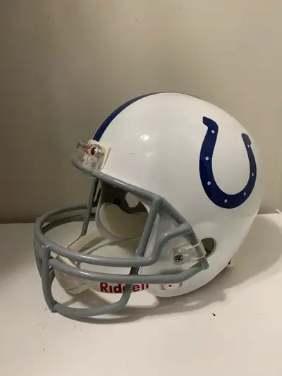 Full size Indianapolis Colts NFL replica helmet Good condition, few scuffs here n there from moving...