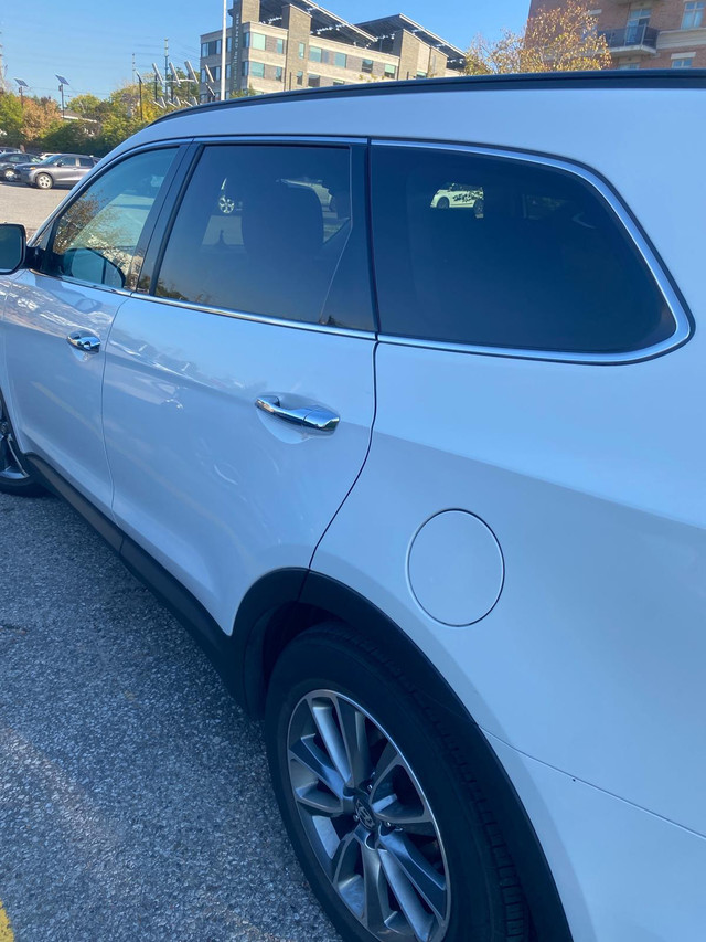 2019 Hyundai santa fe  in Cars & Trucks in City of Toronto - Image 2
